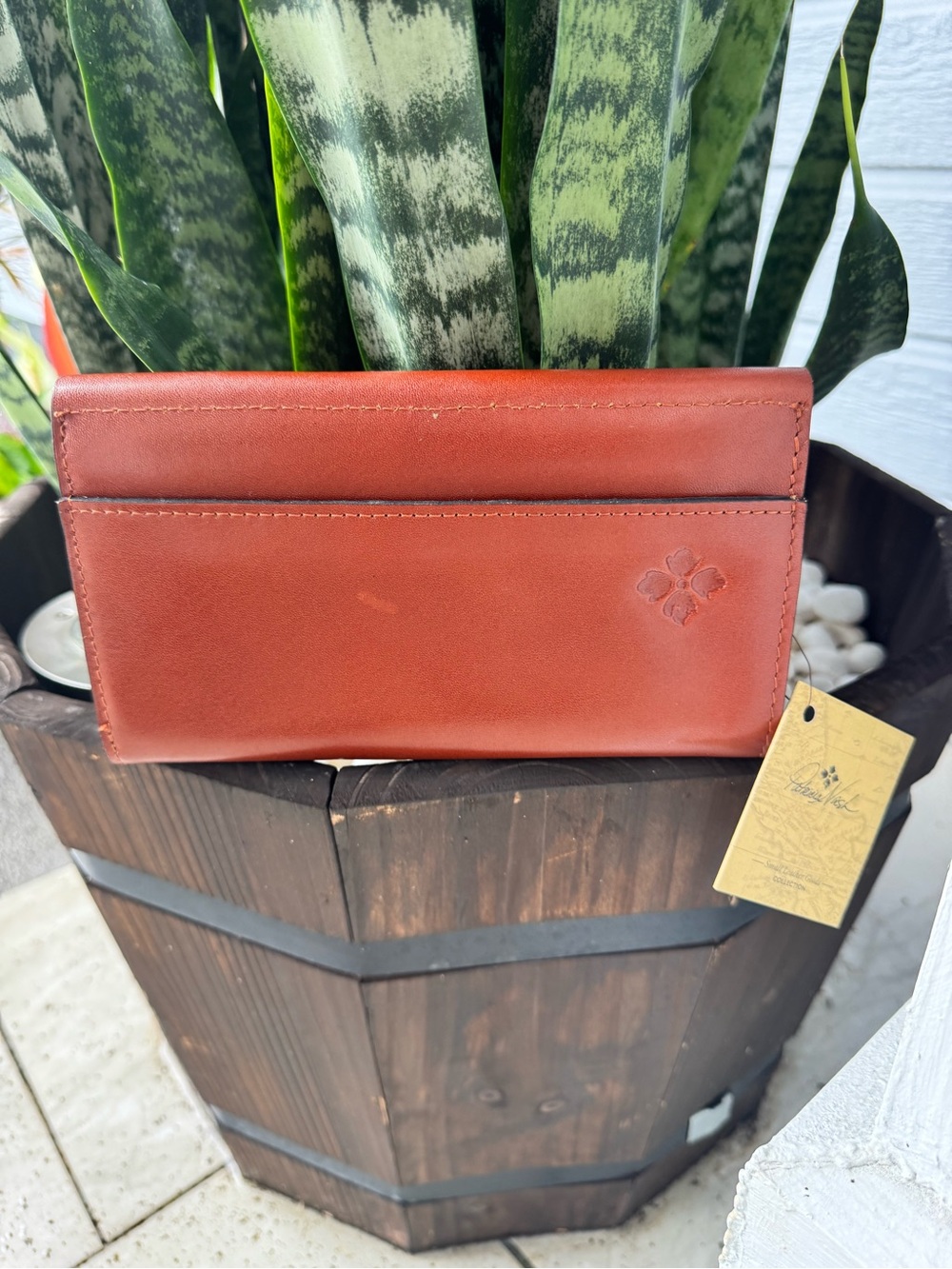 Patricia Nash NWT Teresa Tan Floral Tooled Leather Clutch Wallet Retail $119 - Picture 5 of 9